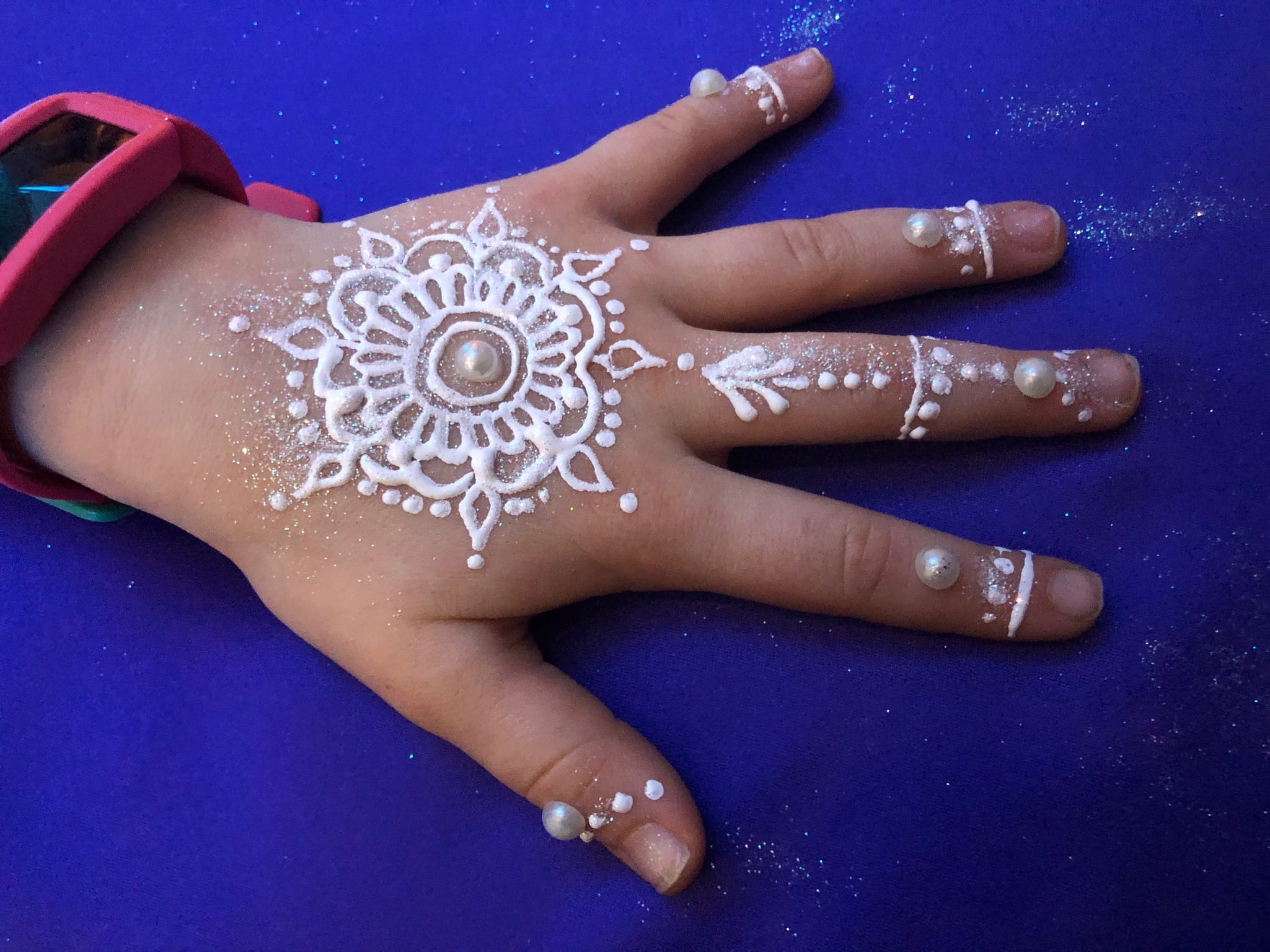 LaineToo Henna White Mandala